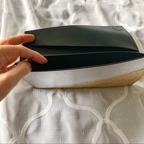 💕 4 for $20 Silver + Gold Clutch - Picture 2 of 4